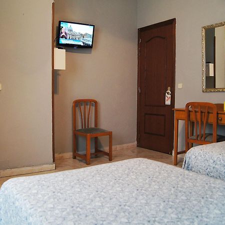 Hostal Fuencarral Kryse Madryt Zewnętrze zdjęcie